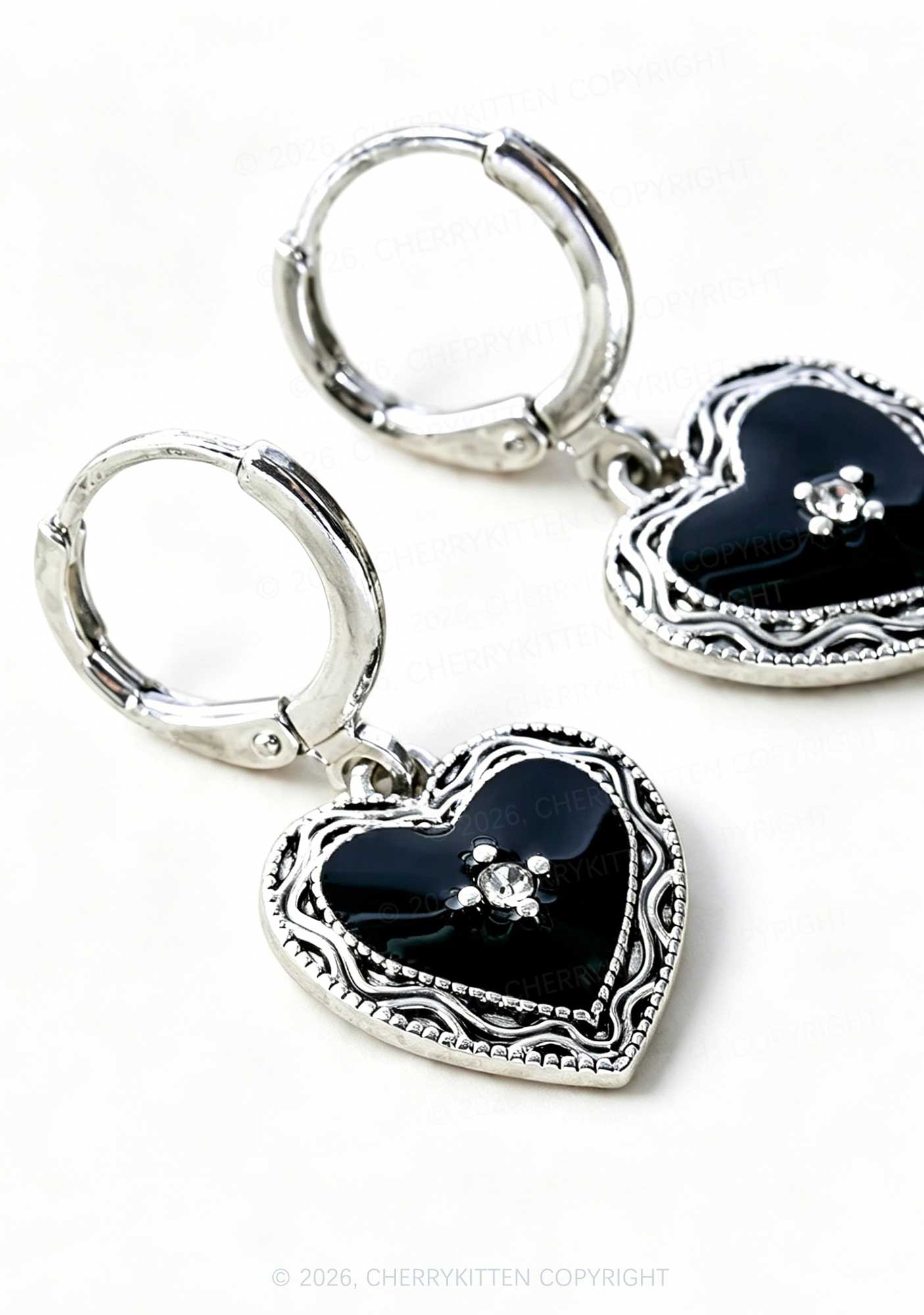 Black Heart Y2K Earrings Cherrykitten